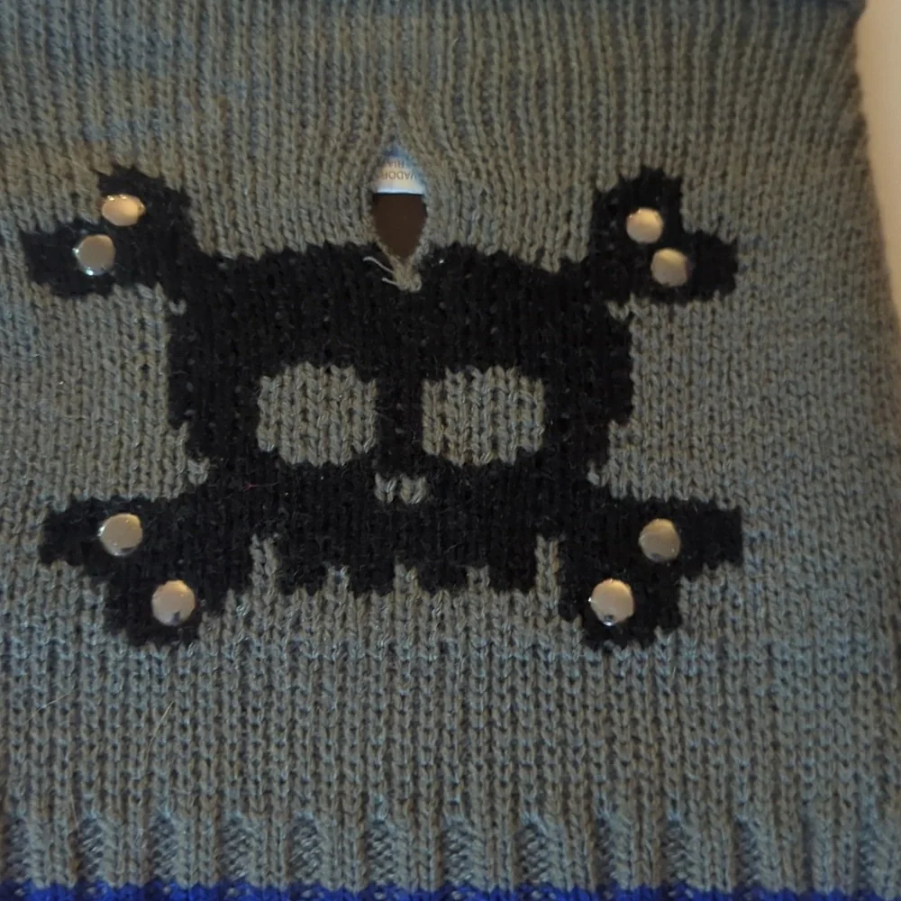 Small Dog Sweater Gray Blue Black Skull And Crossbones 12